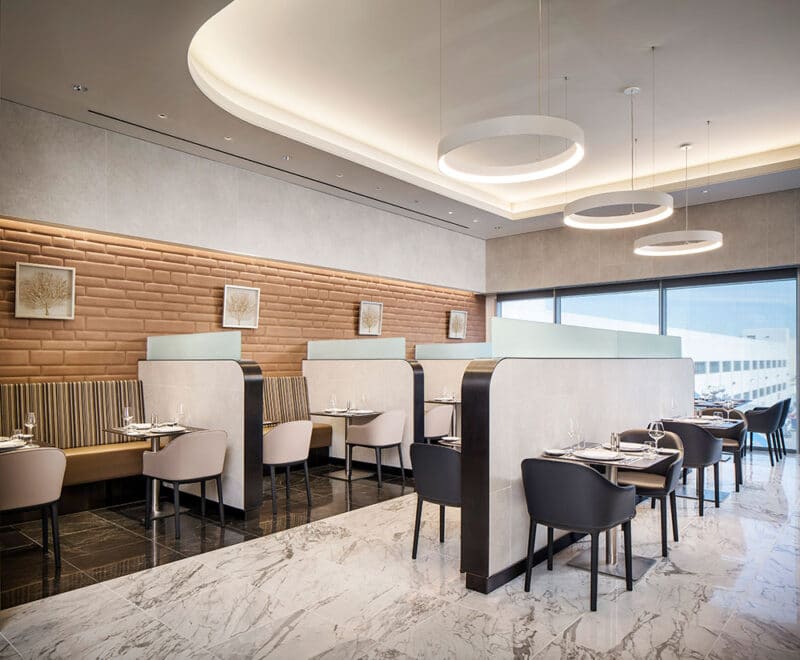 American Airlines Flagship Lounge & First Dining In Los Angeles