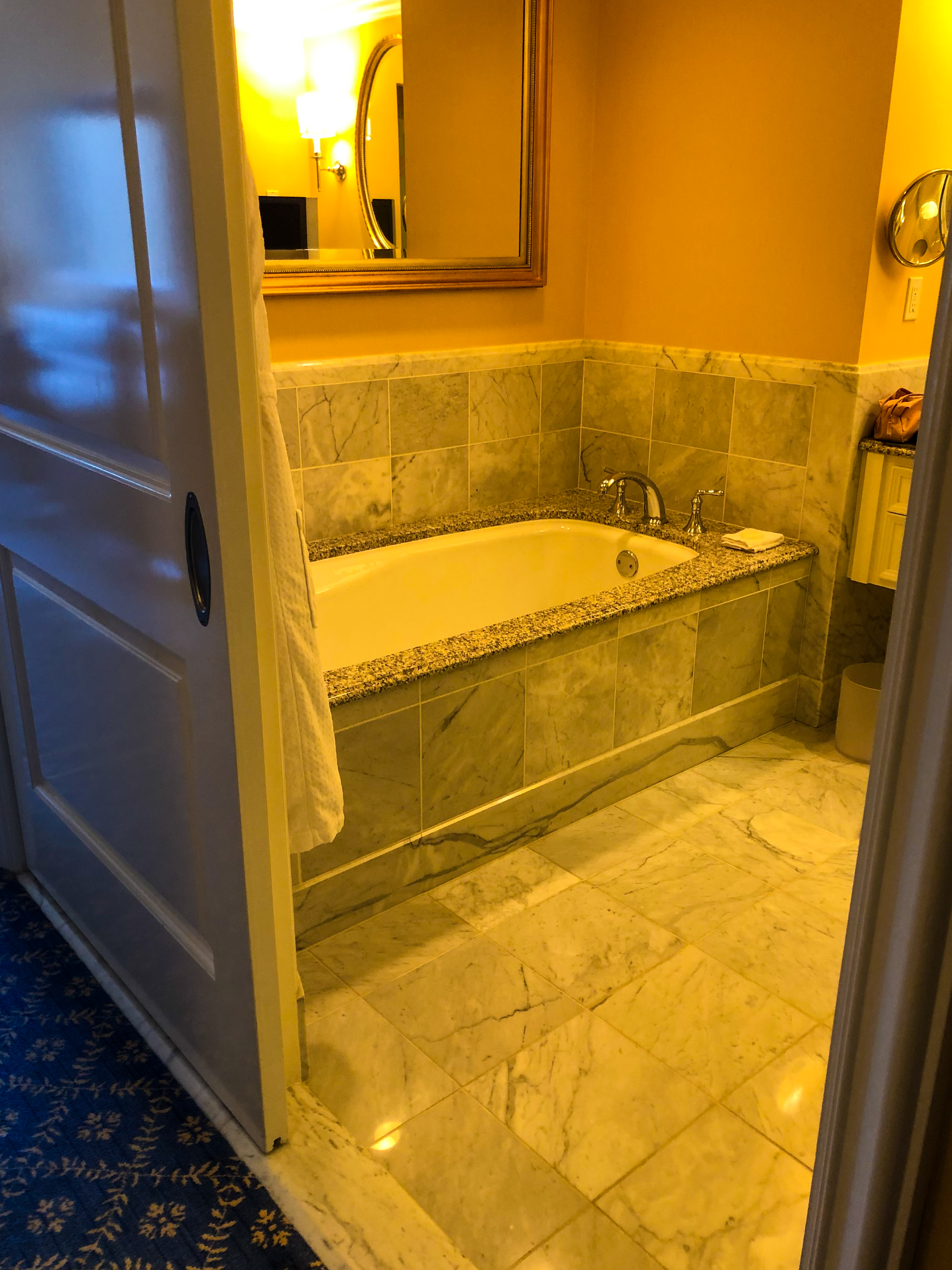 Four Seasons Hotel Westlake Village deluxe king room bathtub