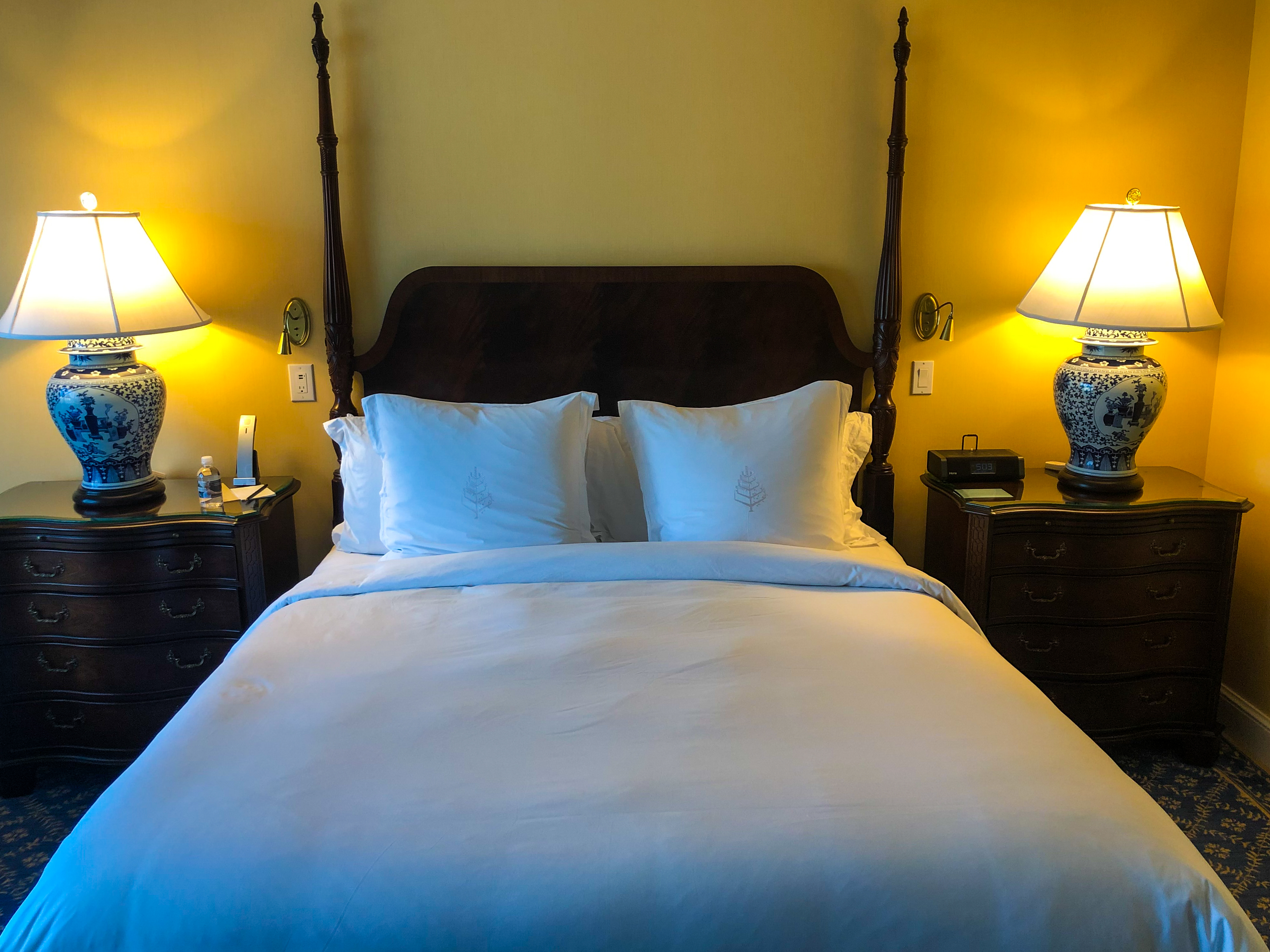 Four Seasons Hotel Westlake Village deluxe king room bed