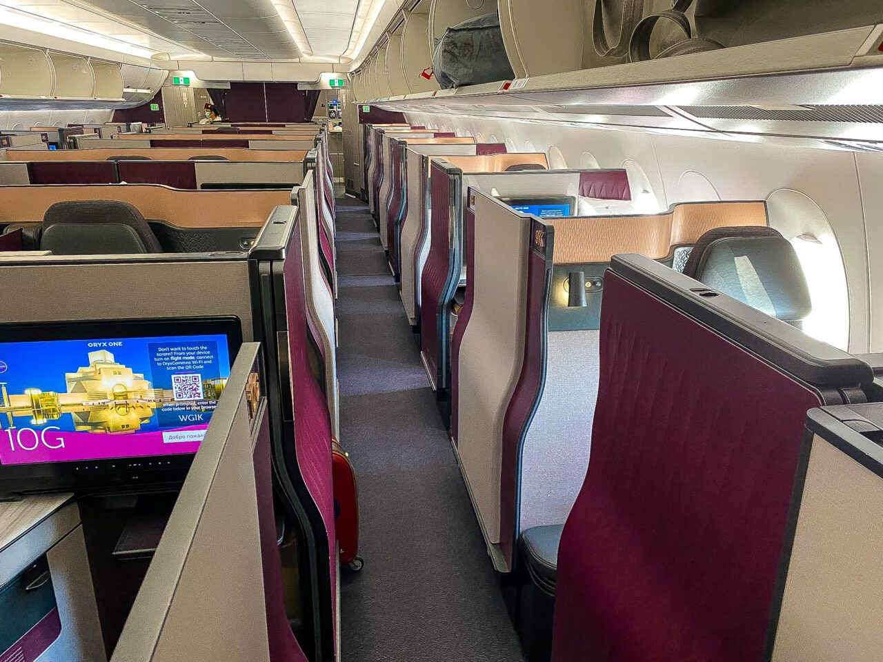 Qatar Airways Qsuites Review on the A350-1000 [Los Angeles to Doha]