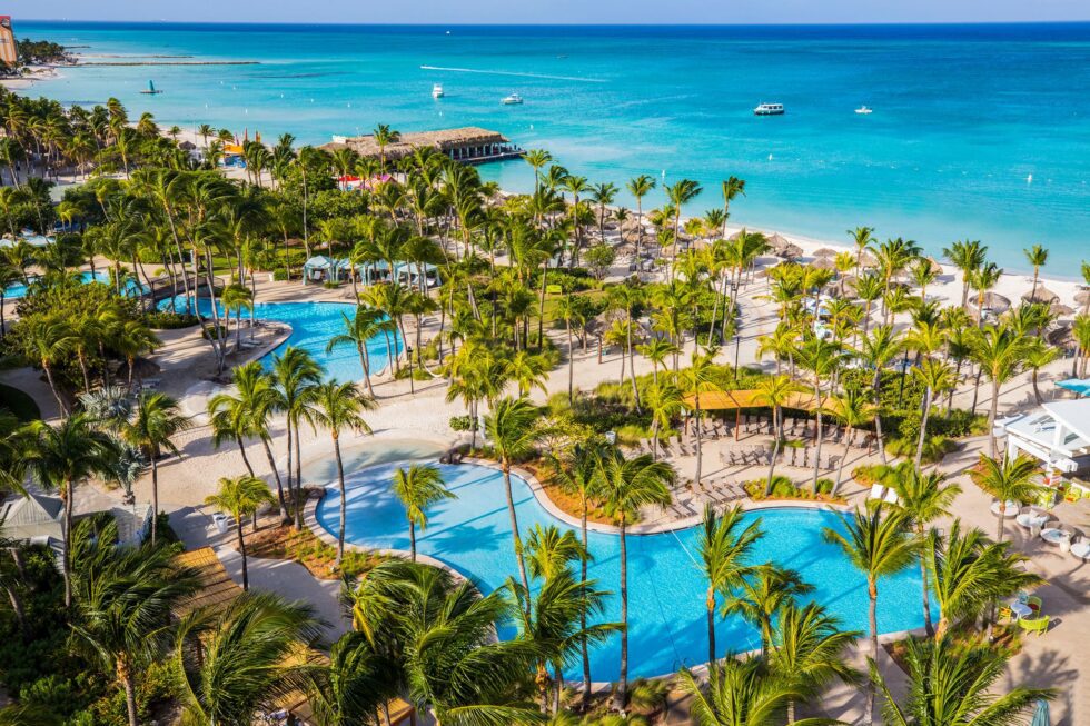 Hilton Aruba Caribbean Resort vs. Hyatt Regency Aruba Resort [2022]