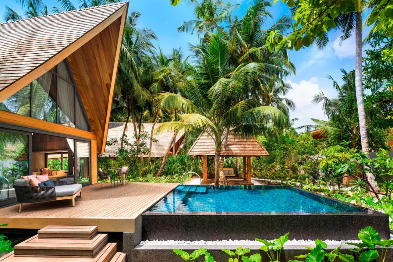 The St. Regis Maldives Vommuli Resort Garden Villa with Pool